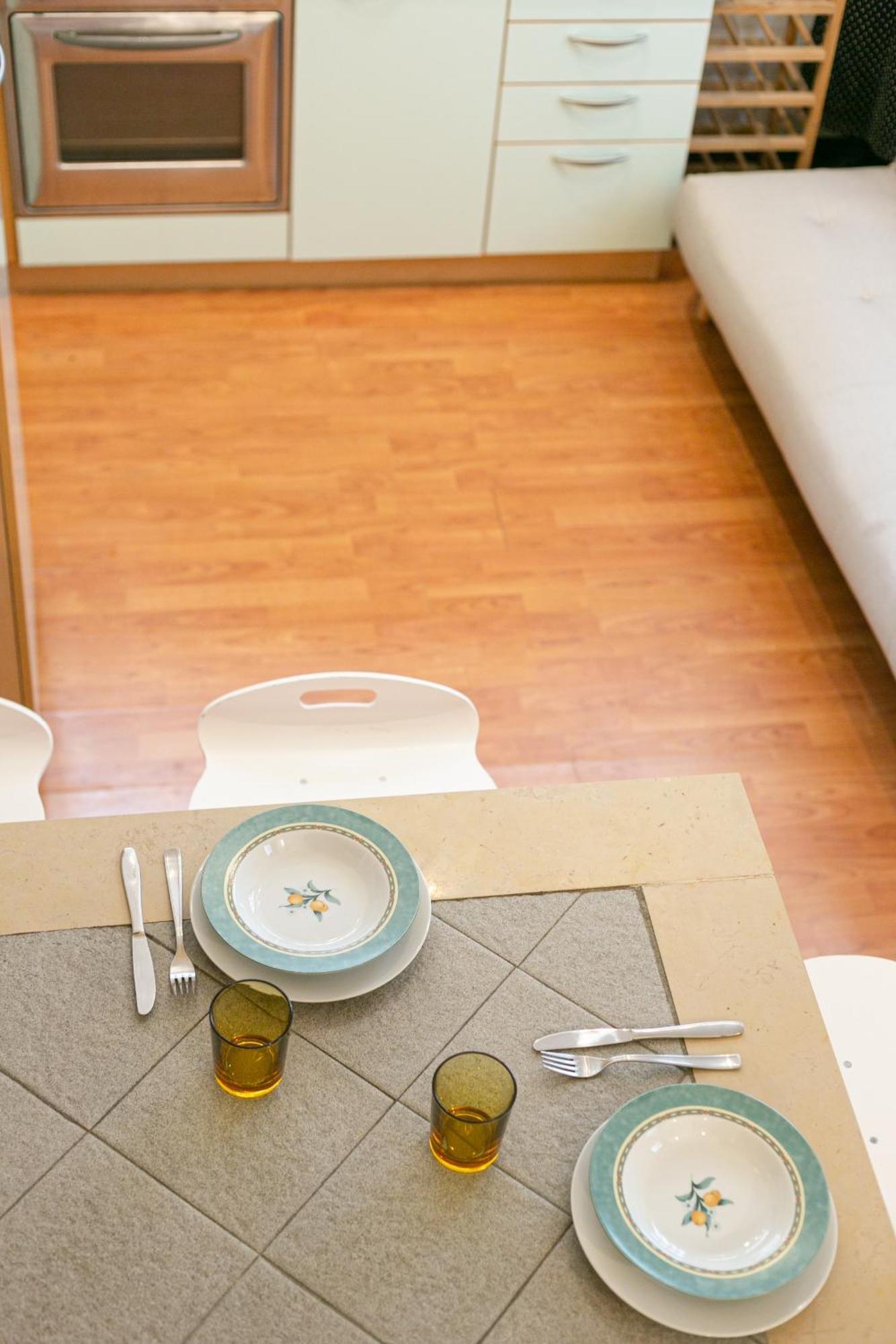 Soft Colors Exclusive Apartment - Navigli District - M2 Milan Exterior photo